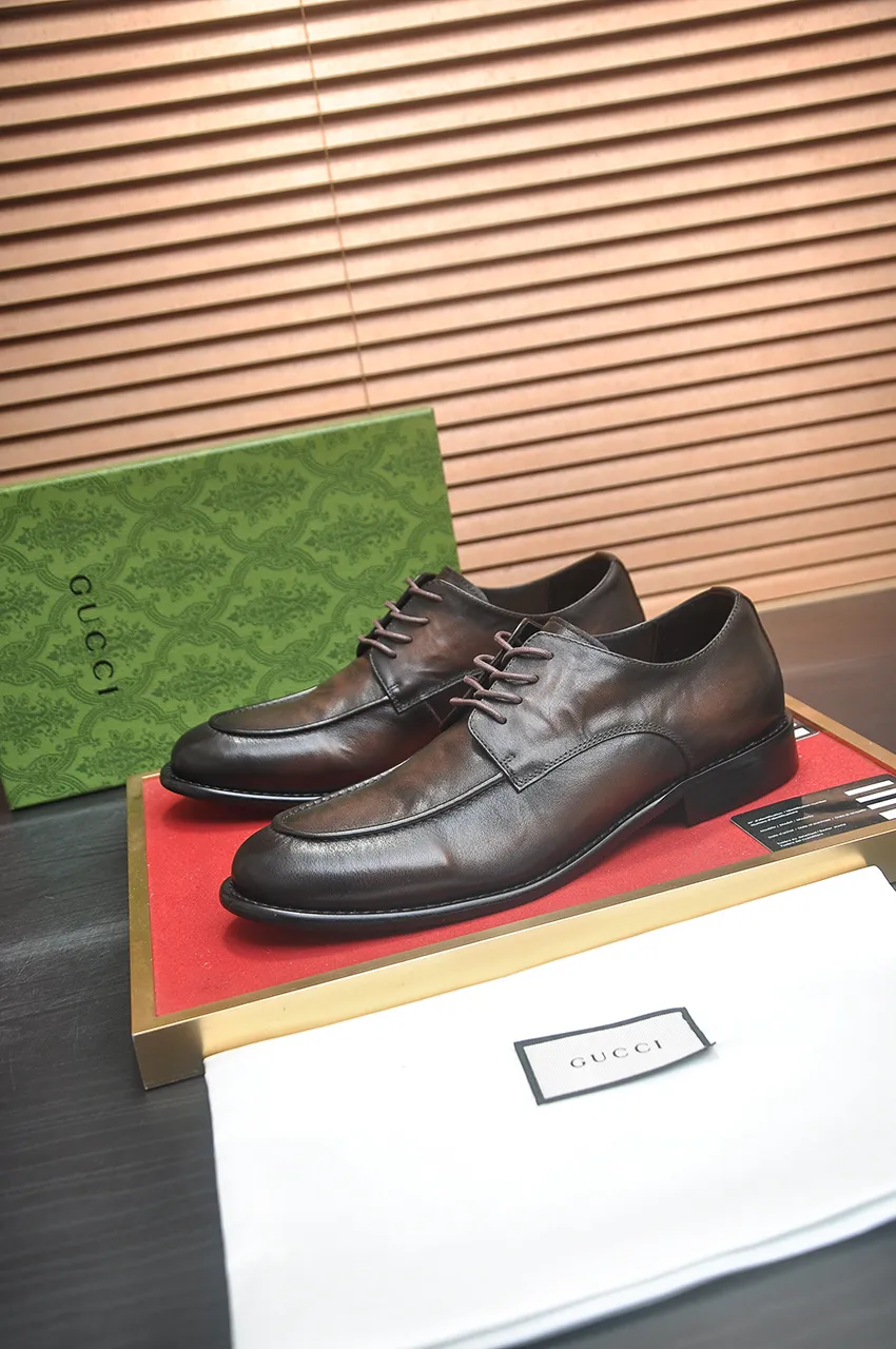Men's shoes 💰580💶 Brand: GUCCI (Gucci) Standard code: Men's code 38/44 (45 can be customized) Grade: Same as the official website Original quality Material: Original cowhide Water-dyed cowhide lining Original rubber outsole Style category: Men's fashionable casual leather shoes Distinguished big-name luxury elements Top luxury Color: Actual picture